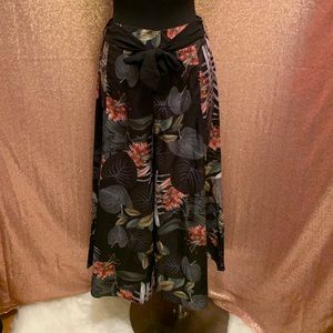 Beautiful wide leg floral pants